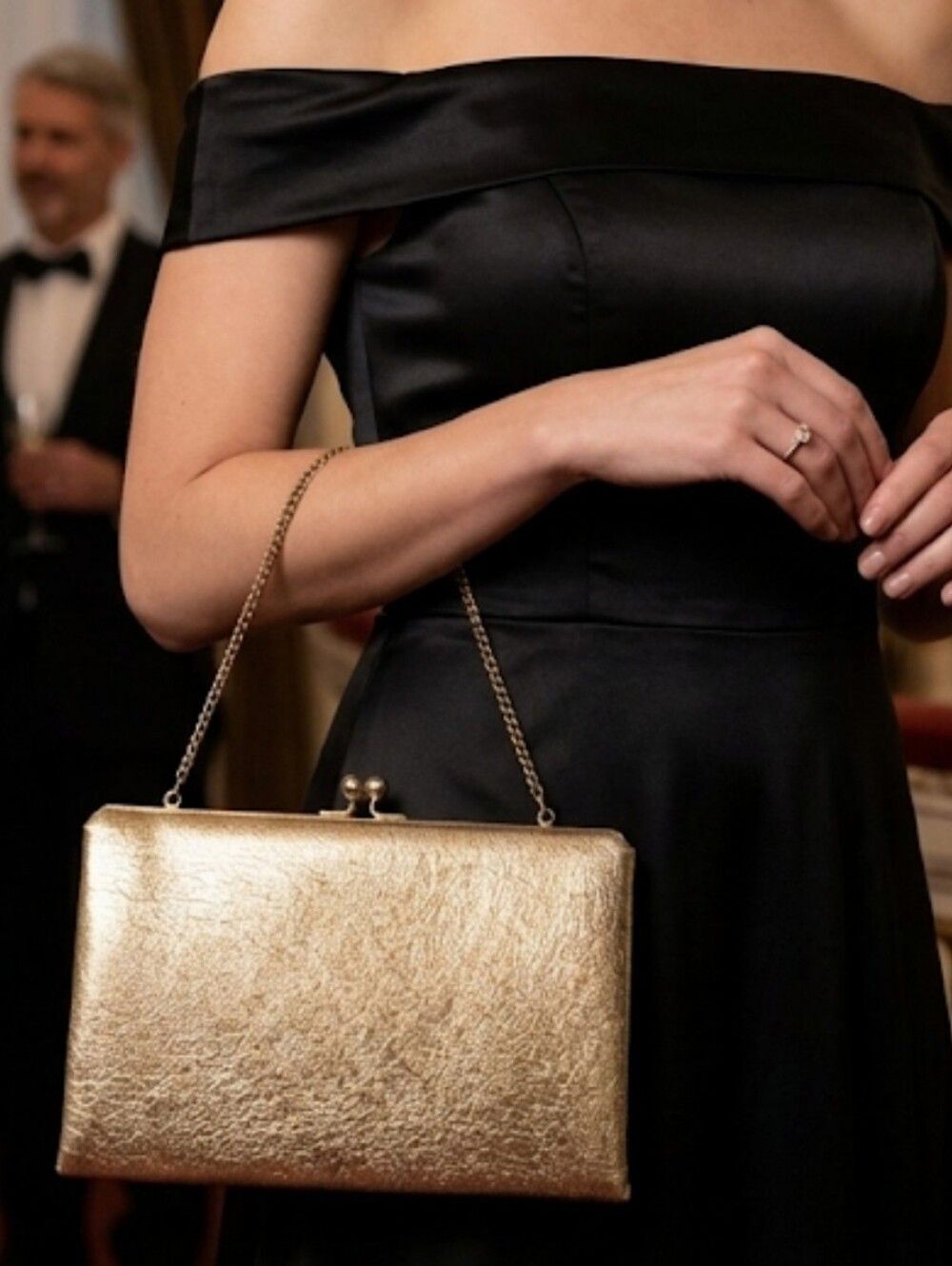 After Five Evening Bag Gold w/chain